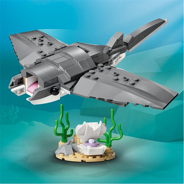 Retro Gaming - LEGO - Creator 3in1 Fierce Shark with a Treasure Chest 31381