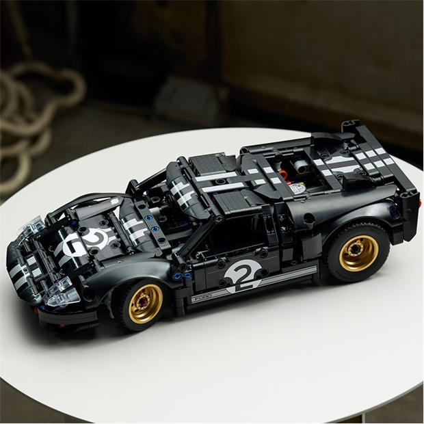 TBC - LEGO - Technic 1966 Ford GT40 MKII Race Car Model Kit 42223