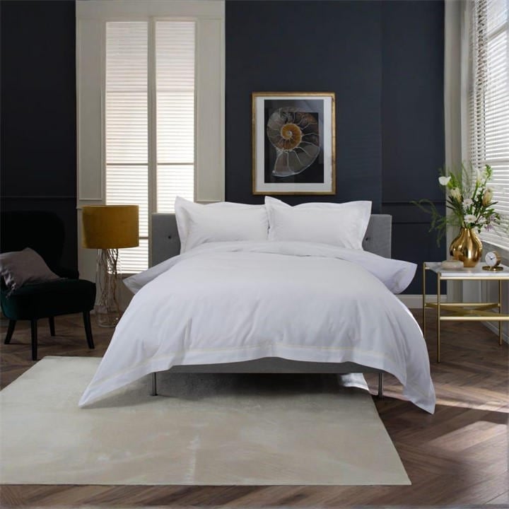The Lyndon Company  Cream Hampstead Percale Cotton Duvet Set in Size Single, Sports Direct