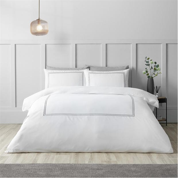 White/Silver - Catherine Lansfield - Soft Mono Satin Stitch Duvet Cover Set