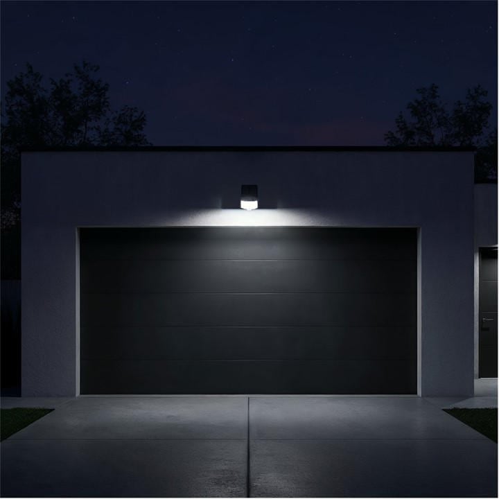 Streetwize  Black Solar-Powered Swivel Security Light, Sports Direct