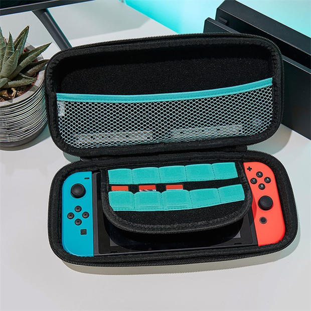 Nintendo Switch - Numskull - Llama Switch Case